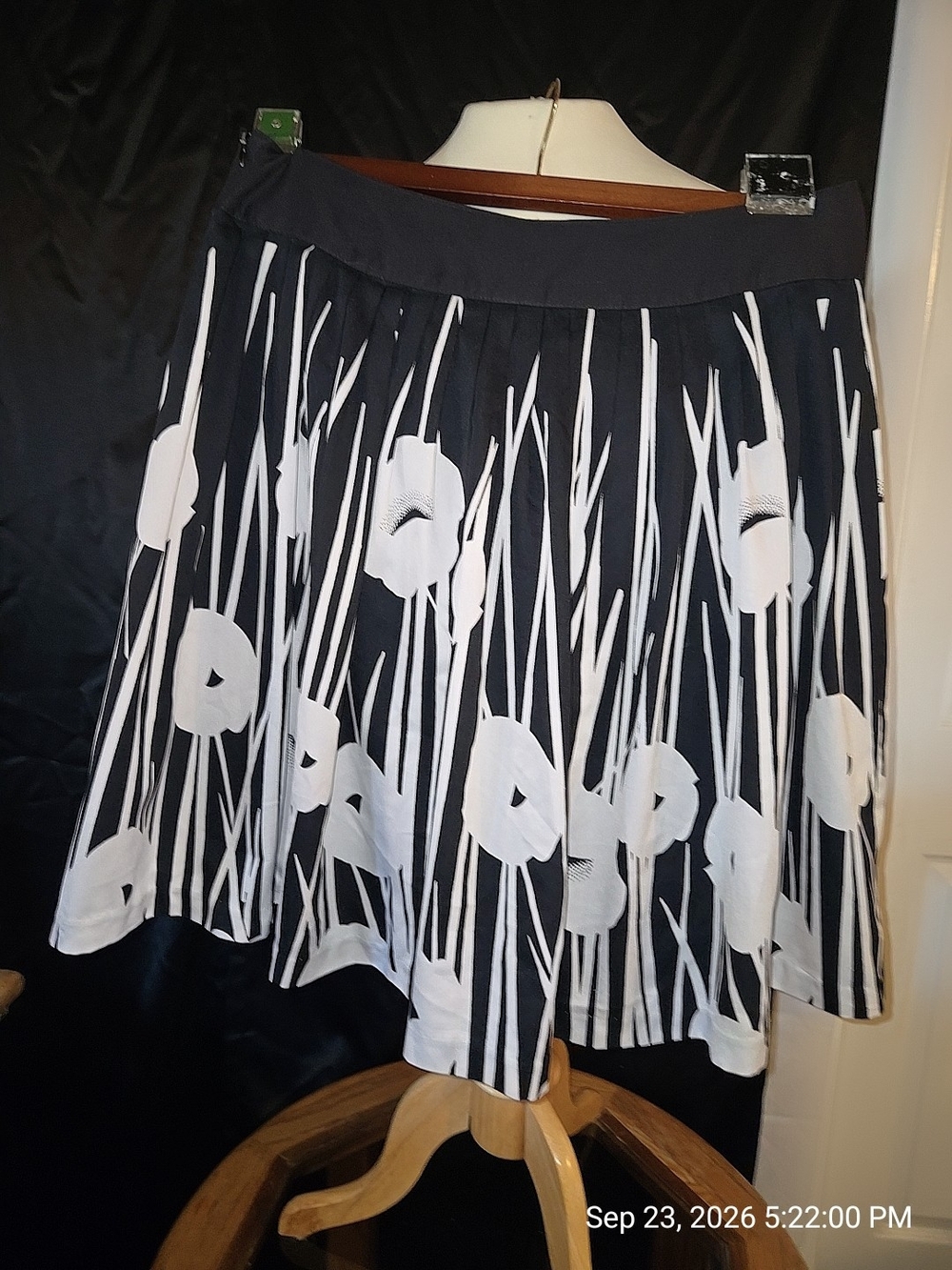 Worthington Black & White Floral Circle Skirt